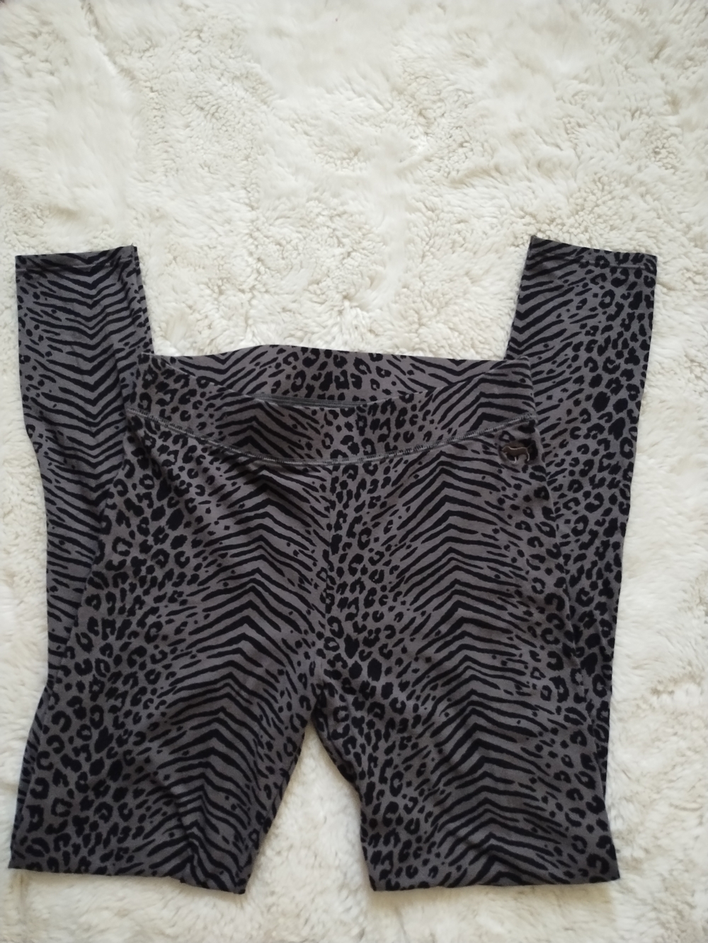 PINK Victoria's Secret Gray & Black Mixed Animal Print Leggings